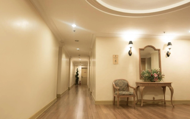 The Grand Dame Hotel
