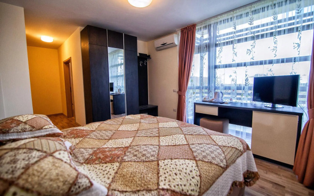 Armonia by Aristocratis