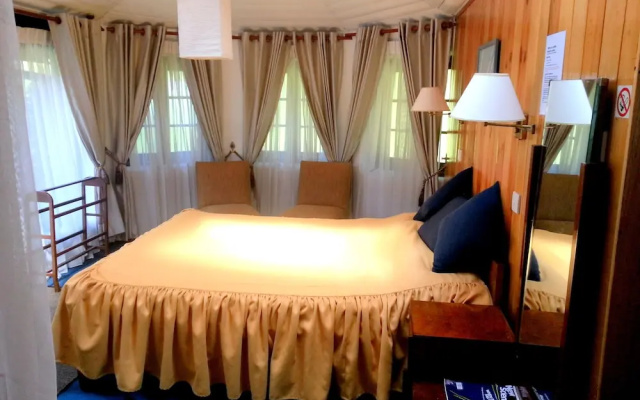 Meenaella Colonial Bungalow