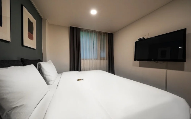 Myeongdong Young Inn Hotel