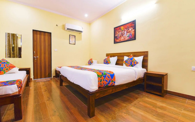 Fabhotel Golden Manor Inn