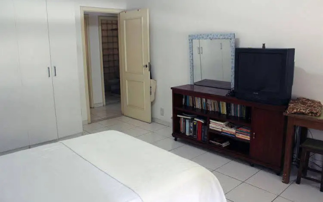 Figueiredo 204 - 1 BR Copacabana Apartment - GHS 38156