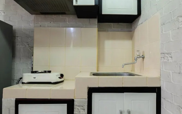 Studio Room at Sunter Park View Apartment By Travelio