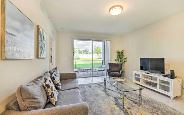 Resort Getaway w/ Patio: 6 Mi to Disney Parks!
