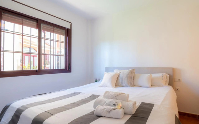 Planta baja en Club Salino con piscina comunitaria