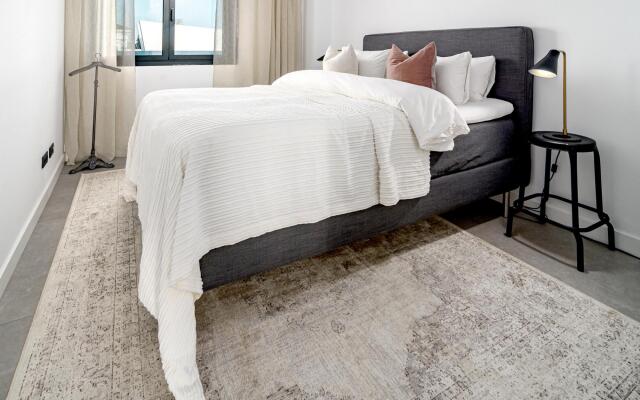 LAE13.1D- Apotel  Estepona hills by Roomservices