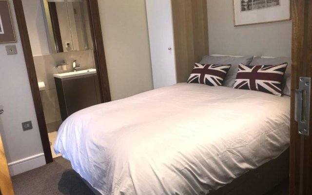 Stylish large cool 3 bed 3 bath Marylebone +AC