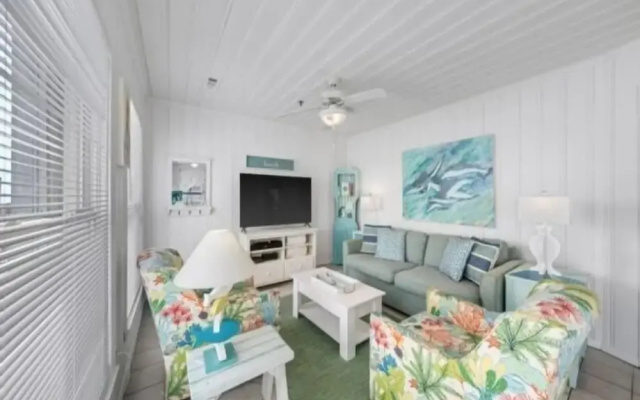 Margaritaville 2 Bedroom Home by RedAwning