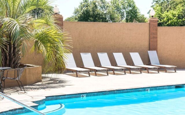 Griffin Inn and Suites