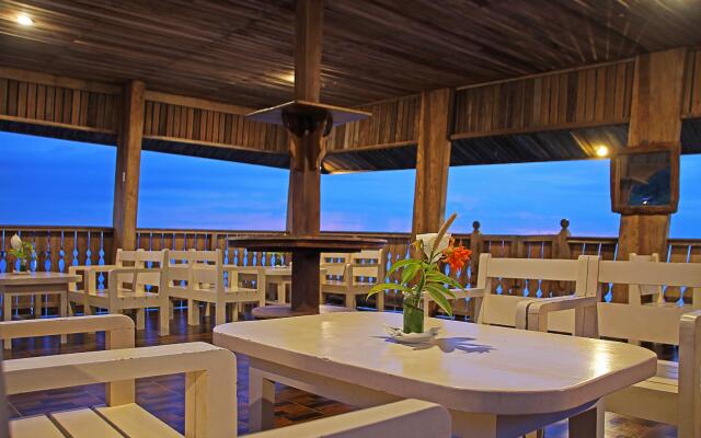 Hof Gorei Beach Resort