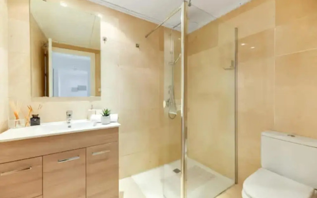 2 Bedrooms - Sleeps 4 - Garden and Pool With View