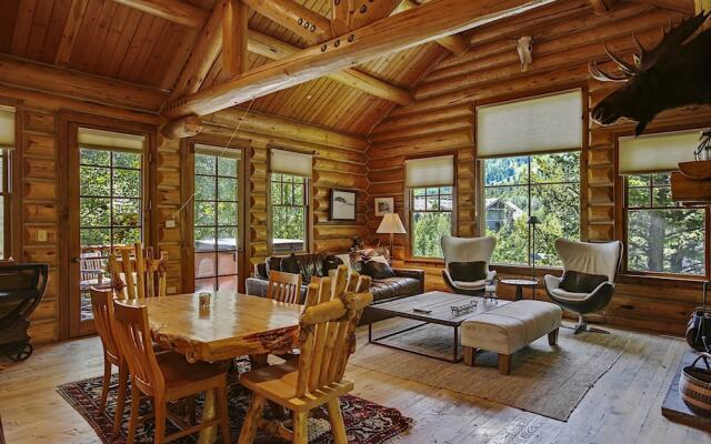 Abode at Moosehead Cabin