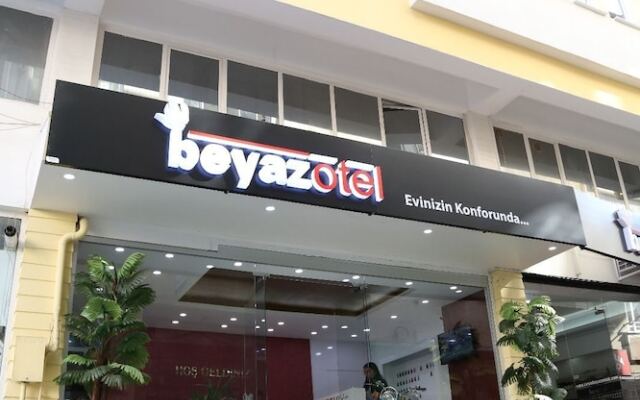 Beyaz Otel