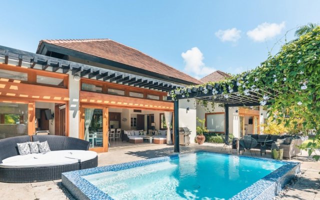 Private Pool Tropical Villa at Green Village B87