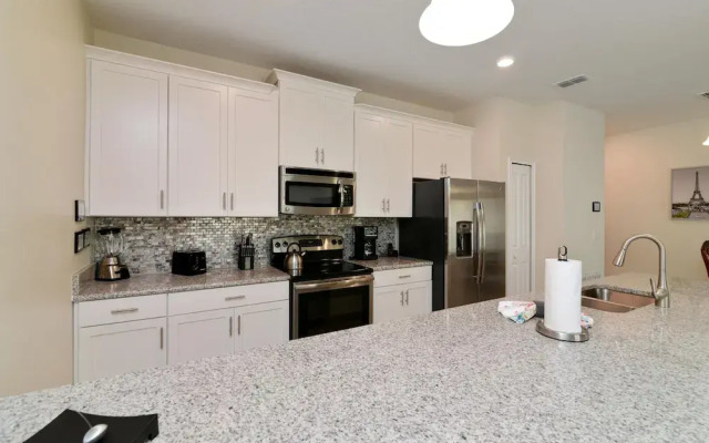 Full Moon Lagoon by VillaDirect