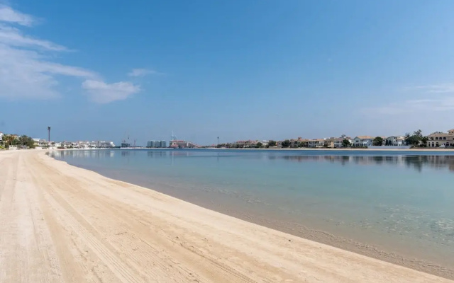 Beachfront 6BR Villa w Private Pool at the Palm