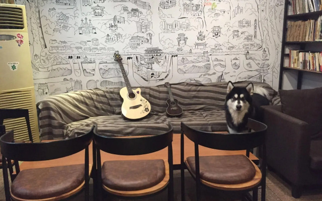 Hua Qiu Ku Youth Hostel East Street Branch