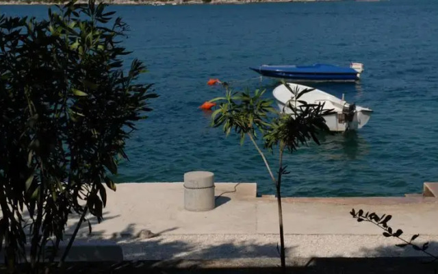 Apartments Adrialuka