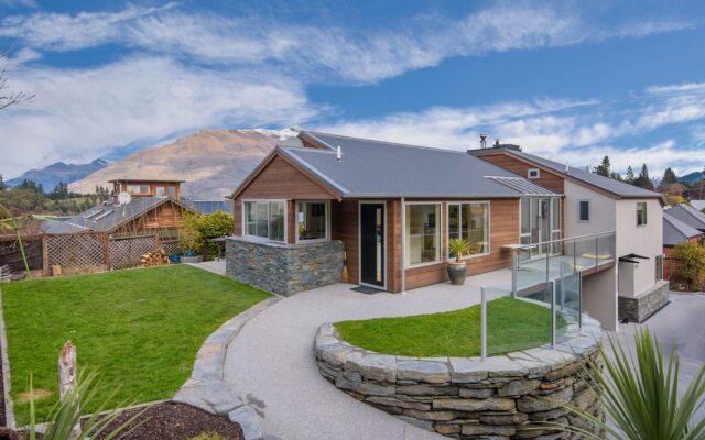 Central Queenstown Luxury Hideaway