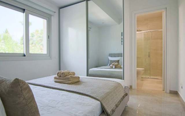 Phaedrus Living: Luxury Villa Ellison