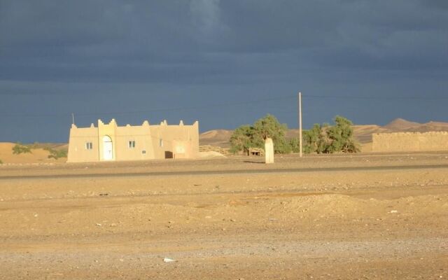 Khamlia Desert Bed & Breakfast