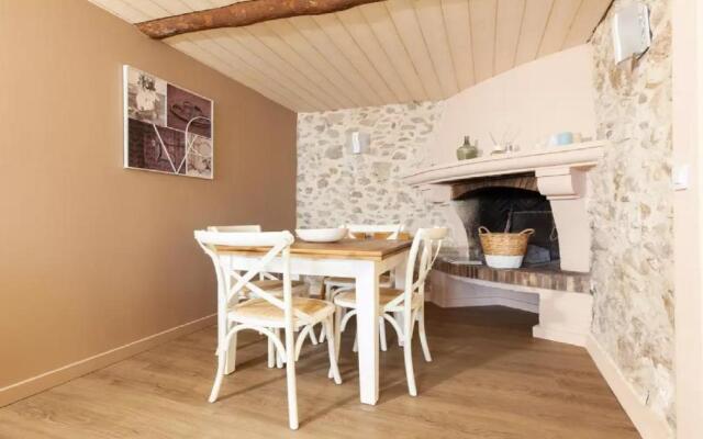 2 bedrooms 2 bathrooms apartment in Old Antibes