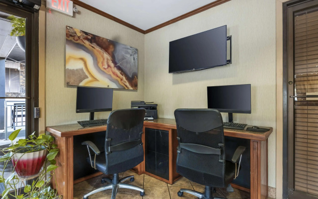 Best Western Plus Landing View Inn & Suites