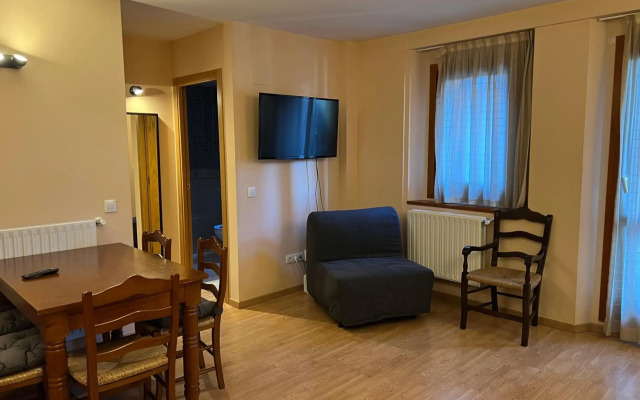 Luxury Apartment Llops HUT-7760 , 5 pax