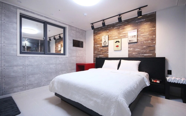 Geoje Island Sadeung K Self Check-in Motel