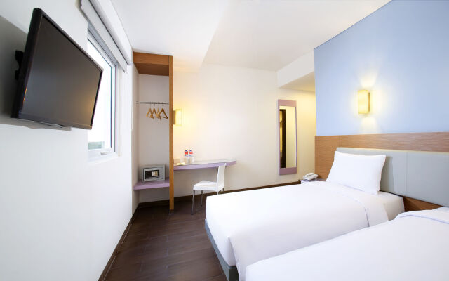 Amaris Hotel Karawang
