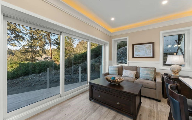 SookePoint Ocean Cottage Resort