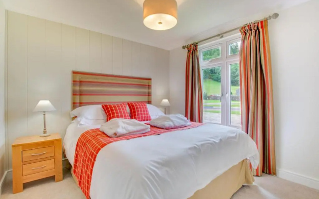 Llyn Dinas Lodge