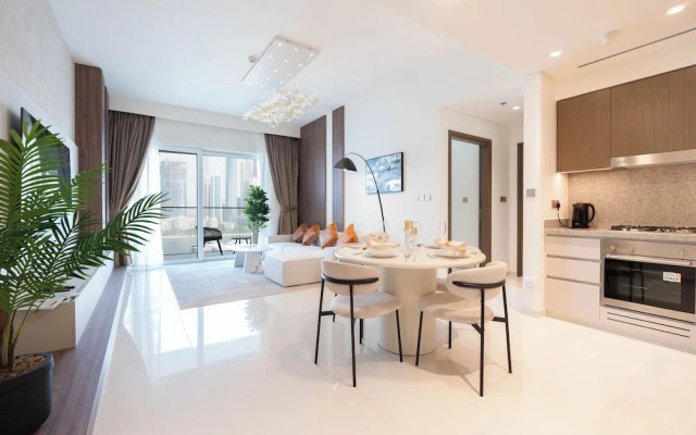 KeyRock - Palm View Apt with Pool