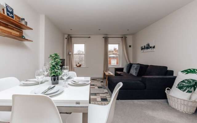 Central Modern Flat Sleeps 6 - Dedicated Parking