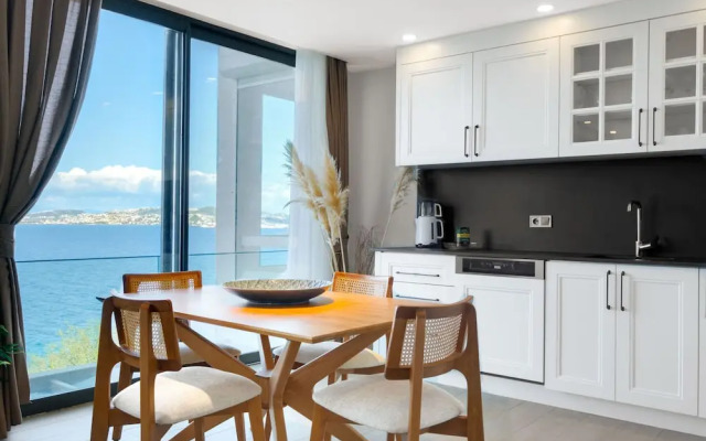 Luxury Waterfront House 9 min to Yalikavak Marina