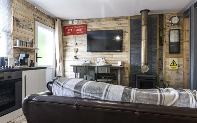 Holey Moley Lodge - 2 Bedroom