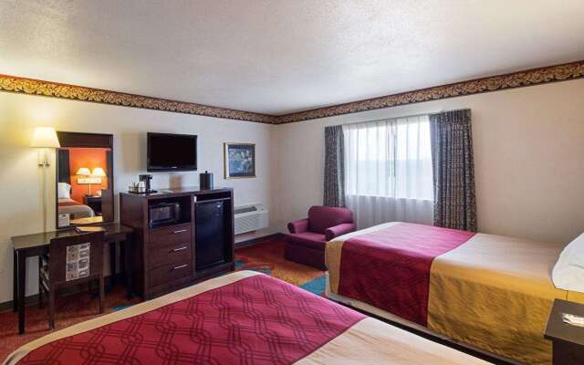 Rodeway Inn San Antonio Lackland AFB - SeaWorld