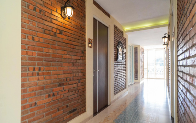 Urbanview Hotel Omah Anin Batu