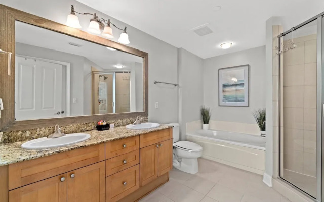 Luxury Beachfront Condo w/ 2 Balconies! Sleeps 8! Walk to Pier Park!