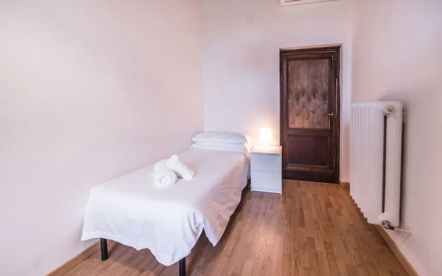 Close to The Duomo Exquisite 4BD