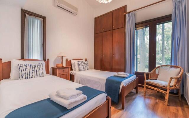 Sani Seaside Luxury - Villa Erato Pool Retreat