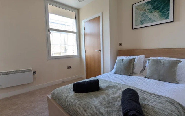 Upperhead Row Apartment