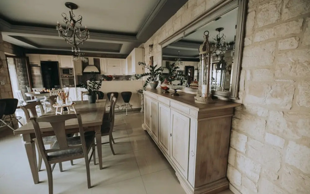 Luxury Villa Rodianna