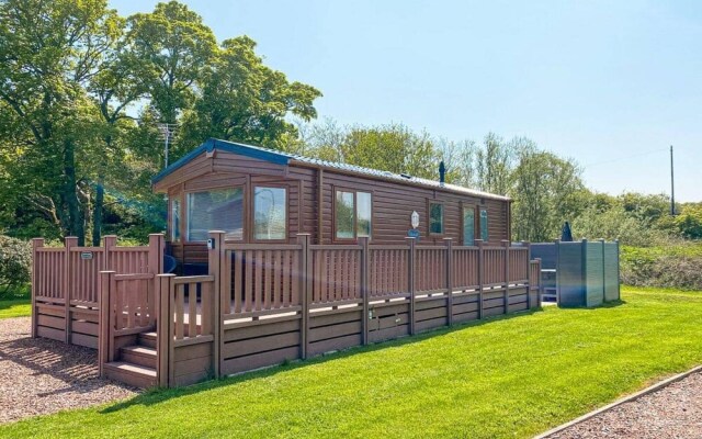 Remarkable 2-bed Lodge in Northumberland