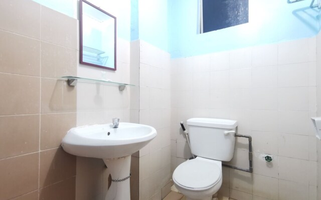 OYO 90061 Kuhara Court Apartment Suite