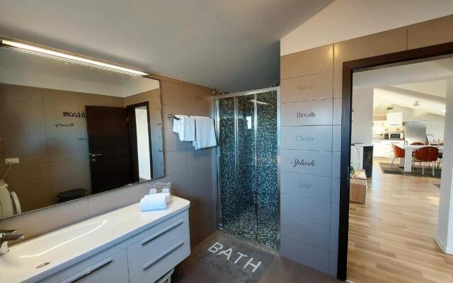 Rooms and Apartments IstraSoley