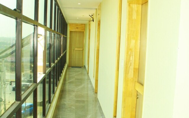 Sri Sampoorna Hotel