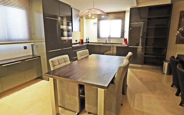 Luxe vakantieappartement aan de jachthaven van Altea met frontaal zeezicht