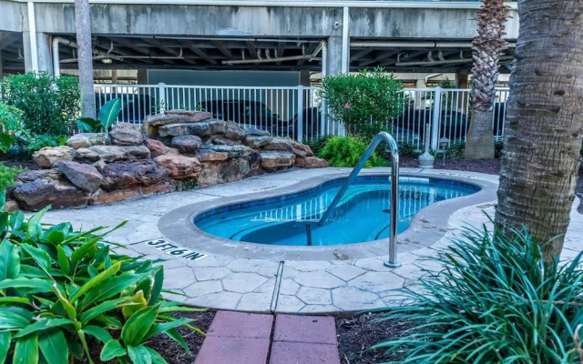 Beautiful Blue Heron Sleeps 6 Great Views