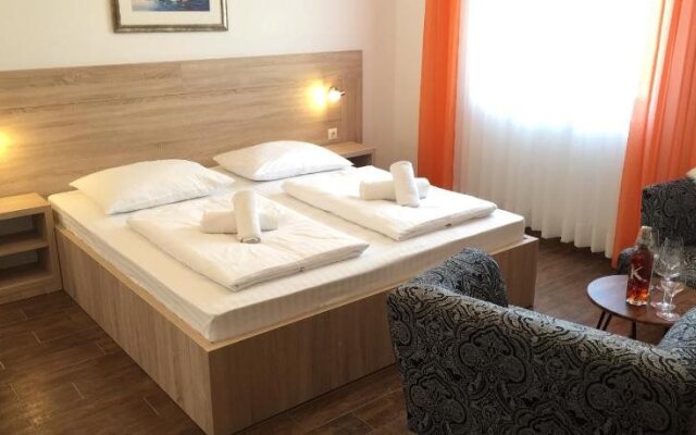 Rooms & Pansion Odmor